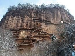 <p>Burası Çin’in Guizhou bölgesinde bir köy. Onu binlerce benzerinden ayıran özelliği ise bir mağaranın içine kurulmuş olması.</p>

<p> </p>
