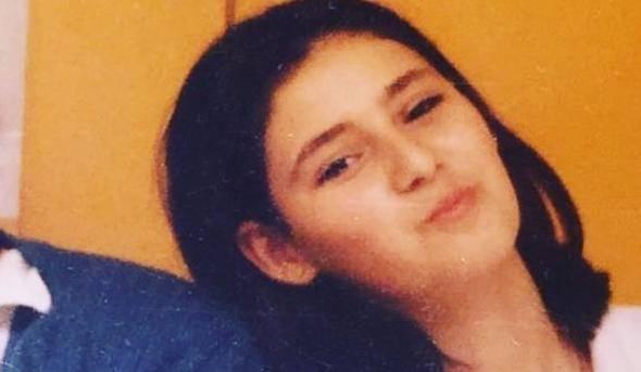 <p>Ünlü oyuncu ortaokul yıllarına ait fotoğrafı Instagram sayfasında takipçileri ile paylaştı... Onu tanıyabildiniz mi?</p>

<p> </p>
