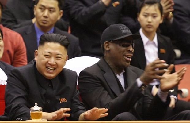 <p>Tesiste 50 ila 60 kişinin bulunduğunu belirten Rodman, bu kişilerin tek görevinin eğleniyormuş gibi rol yapıp, Kuzey Kore liderinin yalnız hissetmemesini sağlamak olduğunu da sözlerine eklemişti.</p>