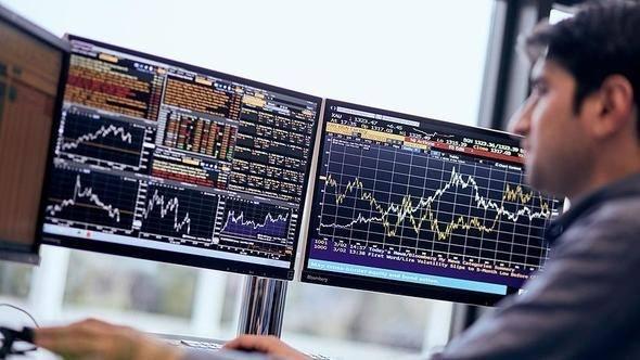 <p>Finans yöneticisi, kurumun parasal ve kredi gibi ihtiyaçlarını yönetir. İlerleyen yıllarda finans sektörünün daha da gelişeceğini düşünürsek finans yöneticiliği de gözde meslekler arasında yerini alacak.</p>

<p> </p>
