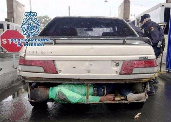 <p>D&uuml;nya genelinde &ouml;nlemler arttık&ccedil;a, ka&ccedil;ak&ccedil;ılar da hayal g&uuml;c&uuml;nde sınır tanımıyor! Ama yine de yakalanmaktan kurtulamıyorlar. Sınırı ge&ccedil;meye &ccedil;alışan ka&ccedil;aların başvurduğu y&ouml;ntemler ağızları a&ccedil;ık bırakan t&uuml;rden...</p>

<p>&nbsp;</p>
