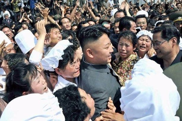 <p>Bern kentindeki Liebefeld Okulu'nda sahte kimlikle eğitim almıştı. Batı kültüründen etkilenmemesi için okul dışındaki vakitlerini Kuzey Koreli yetkililerin gözü önünde geçirmişti. Ancak tüm çabalara rağmen onu tanıyan okul arkadaşlarına göre video oyunlarına, basketbola ve spor giyime çok meraklıydı..</p>
