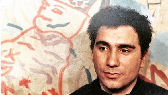 <p>Ünlü oyuncunun "1987 Küçük Prens; ilk tiyatro yönetmenliğim... yol arkadaşım Naz Erayda ile ilk işimiz..." notuyla paylaştığı fotoğraf görenlere değişimin böylesi dedirtti.</p>

<p> </p>

