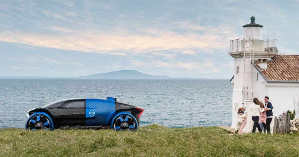 <p>Elektrikli bir otomobil olan konseptin, 0’dan 100 km/s hıza 5 saniyede ulaştığı ve 200 km/s maksimum hıza imkân tanıdığı aktarıldı.</p>
<p> </p>