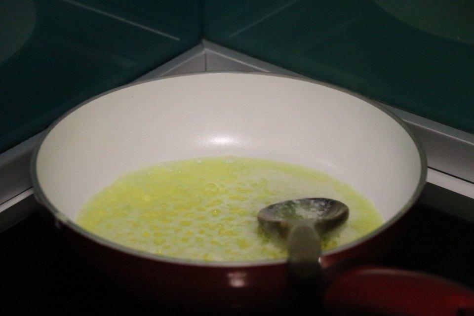 <p>Şaban, paça ve köftenin Üsküp iftarlarının başlıca yemekleri arasında yer aldığını dile getirerek, bunlar dışında iftarlarda genellikle çorba, yahni, bamya, sarma, kadayıf, baklava ve şekerpare gibi lezzetlerin tüketildiğini anlattı.</p>
<p> </p>