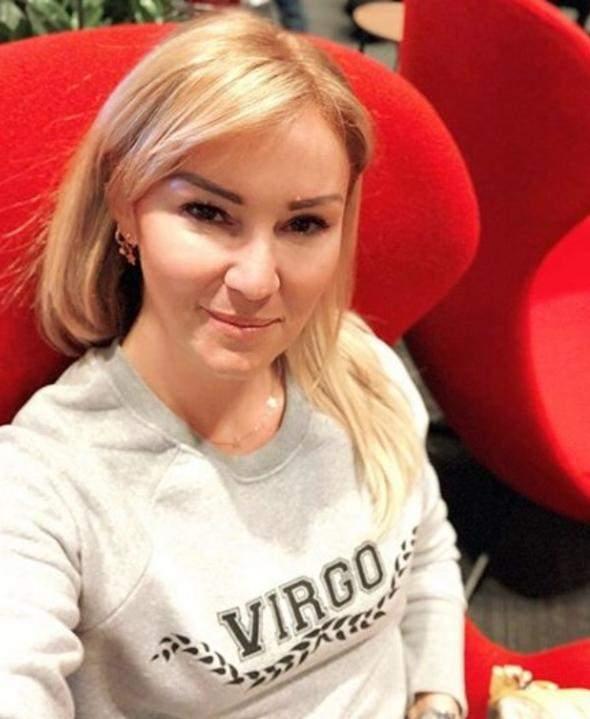 <p>Fotoğraftaki kız çocuğu şu sıralar 'Çocuklar Duymasın' dizisi ile ekranlarda olan Pınar Altuğ'un ta kendisi!</p>

<p> </p>
