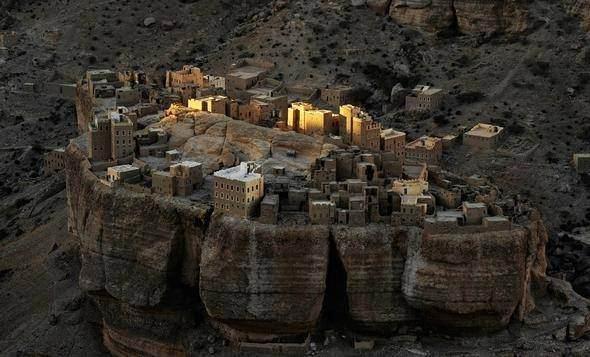 <p>Eğer ‘Yüzüklerin Efendisi’ romanı veya filminden fırlamış bir kent arıyorsanız, Yemen'deki Had Al-Jazil'den daha iyisini bulabileceğinizden emin değiliz.</p>

<p> </p>
