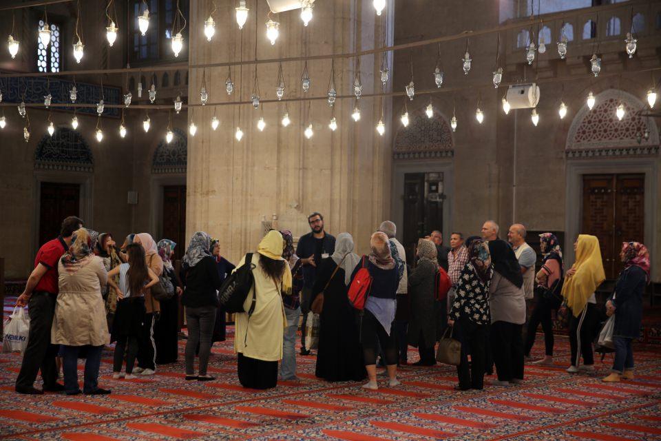 <p>Dönemin şartları düşünüldüğünde "inanılmazın başarıldığı" minareler 3 yollu olarak tasarlandığı için, minareden çıkan 3 kişi birbirini göremez.</p>