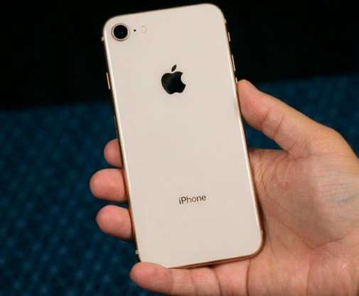 <p>iPhone 7<br />
5.6 milyon adet sattı</p>
