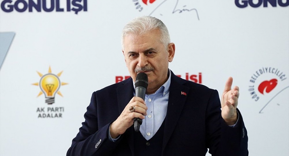 <p>Ben şahsen oyunu Binali Yıldırım’a veren bir seçmen olarak YSK’nın bu iptal kararından memnun olmadım. Ama hukuki olarak değil, siyasi olarak. Zira ben bu kararın hukuki dayanaktan yoksun olduğunu düşünmüyorum. Hukuki dayanağı var, hem de oldukça sağlam bir hukuki dayanağı var. Ama maalesef algılar gerçeklerin önüne geçmiş durumda. Ve Ak parti bu süreci yönetmekte zorlanacak gibi...</p>
<p>Ama öyle ya da böyle, yeni bir sürece girdik. Bu nedenle oyunu Ekrem İmamoğlu’na veren seçmen kardeşlerime de bir çağrım var;</p>