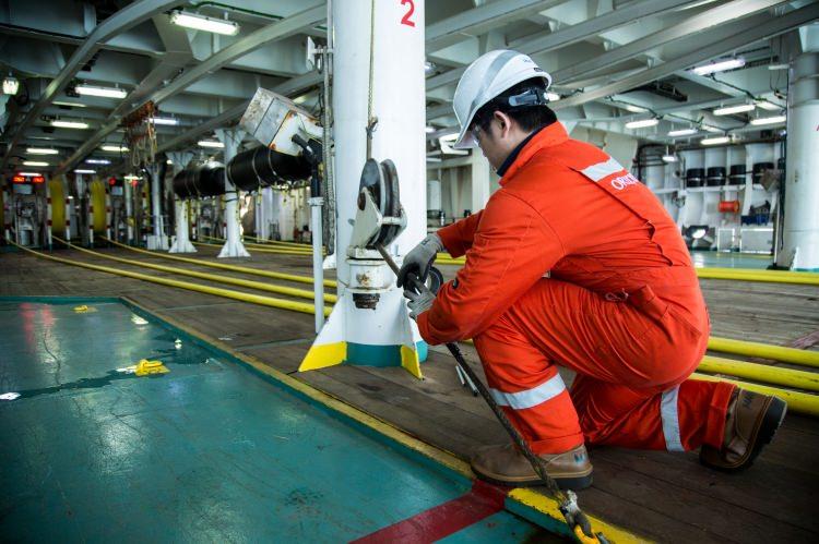 <p><strong>“8 KİLOMETRE UZUNLUĞUNDA 8 AYRI SİSMİK KABLO"</strong></p>

<p>Sarıkavak, “Gemi, yerli dizaynla uluslararası standartlarda bir sismik araştırma gemisi özelliklerine sahip imal edildi. 86 metre uzunluğunda, 23 metre enindeki gemi, 8 kilometre uzunluğunda 8 ayrı sismik kablo altyapısına sahip olarak inşa edildi. Bu açıdan dünyada sayılı ve uluslararası standartlarda 3 boyutlu sismik araştırmaları yapabilecek kabiliyette.</p>
