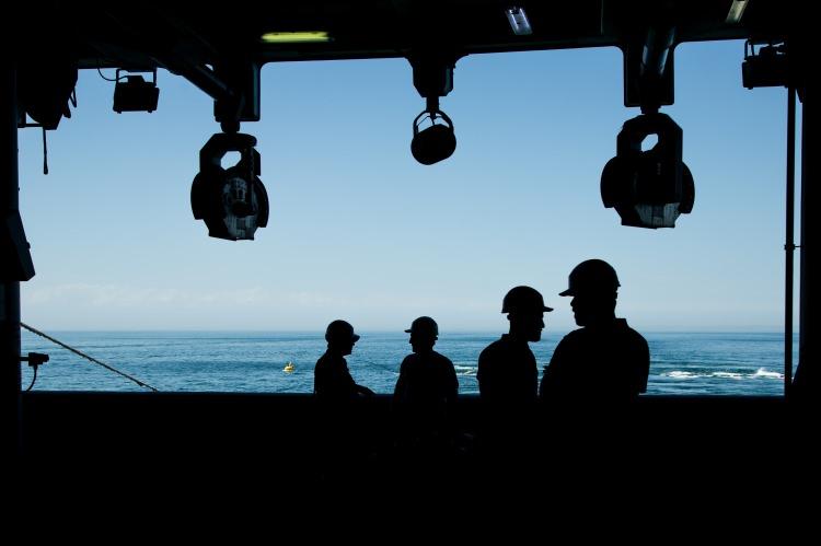 <p>Deniz tabanının ayrıntılı incelenmesinin yanı sıra 2 boyutlu sismik çalışma yaparak da aslında kabuk çalışmalarına da, bilimsel araştırmalara da deniz tabanından itibaren 15 bin metre yani 15 kilometre derinliğe kadar bilgi alabiliyoruz. Böylece jeolojik yapıların ortaya çıkarılmasını sağlayabiliyoruz"</p>