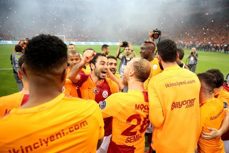 <p>UEFA Şampiyonlar Ligi'nde 2019/20 sezonunda temsil edecek olan Galatasaray'ın muhtemel rakiplerinin birçoğu belli oldu.</p>

<p>İşte o takımlar...</p>
