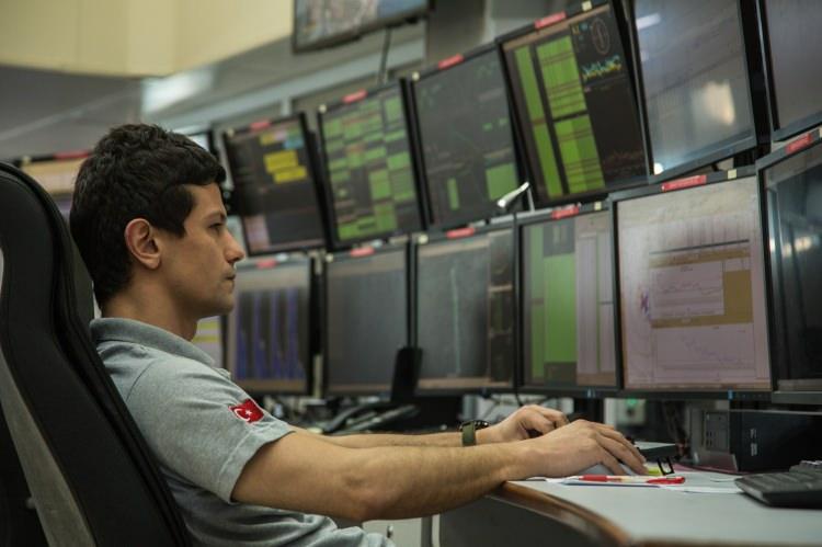 <p><strong>“BU BİR GURUR VESİLESİ"</strong></p>
<p>Sarıkavak, “Bu bir gurur vesilesi. MTA Genel Müdürlüğümüzün, Enerji ve Tabii Kaynaklar Bakanlığımızın himayesinde çok önemli gelişmeler kaydettik.</p>