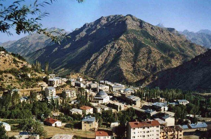 <p>HAKKARİ</p>
<p>335.442 kişi</p>
<p> </p>