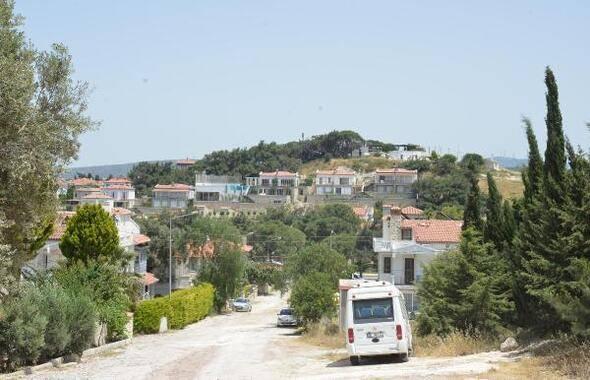 <p>Bugünkü değerinin 15 milyon TL olduğu belirtilen villanın inşaatı sürerken, arazinin yakınında yer alan tarihi mezarların korunması için ’1 Nolu Kültür ve Tabiat Varlıklarını Koruma Kurulu’ndan onay alındığı da öğrenildi.</p>
<p> </p>