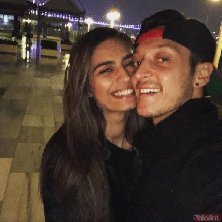 <p>Her geçen yıl daha popüler bir hale gelen Alaçatı’da özellikle merkeze yakın bölgelerde satılık ev fiyatları 2 milyon liradan başlıyor.</p>
<p> </p>