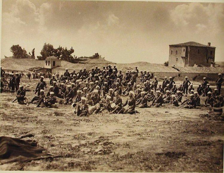 <p>Şimdiki Avcılar'a bağlı Ambarlı Köyü</p>
<p> </p>