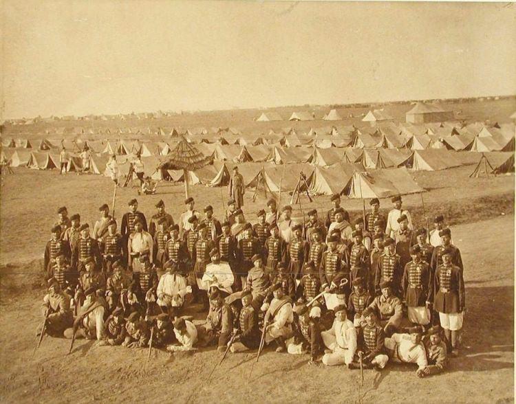 <p>San Stefano'da (Yeşilköy) kamp kuran Ruslar</p>
<p> </p>
