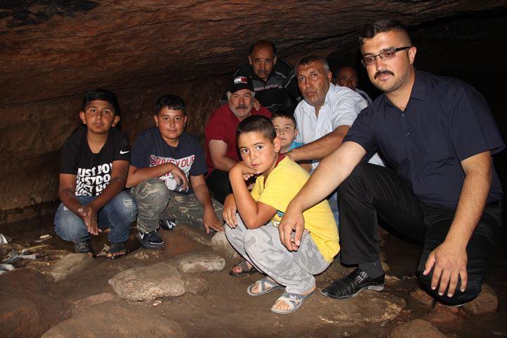 <p>Yeraltı şehrinde yaşam odaları, tüneller ve ibadet alanlarının bulunduğu belirtildi.</p>
