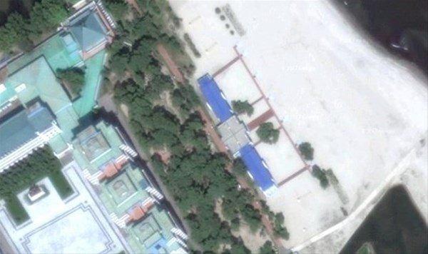 <p>Ülkenin lideri Kim Jong Un'un 'gizli cenneti' olarak da anılan, özel hayatını kapalı kapılar arkasında yaşadığı tesis uydu fotoğrafları ile gözler önüne serildi.</p>
