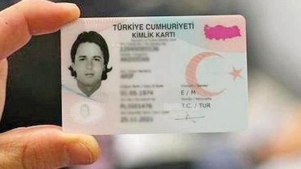 <p>Üzerinde basit bir pariteyle hata bulma özelliği bulunuyor. İlk 10 rakamın toplamının birler basamağı, 11. rakamı veriyor.</p>
