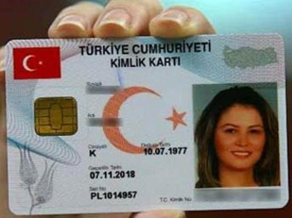 <p>T.C. Kimlik Kartı önyüzünde ve arkayüzünde yer alan bölgeler ve bölgeler içerisindeki bilgiler, Avrupa Birliği tarafından belirlenen DS/CEN/TS 15480-1 standardına uygun olarak geliştirilmiş.</p>