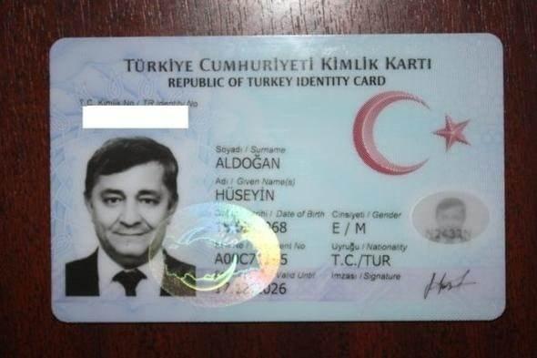<p><span style="color:#FFFF00"><strong>KİMLİK KARTI BAŞVURUSUNU KİM YAPABİLİR? </strong></span></p>
<p>On beş yaşını tamamlamış olanların şahsen başvurması gerekmektedir.</p>