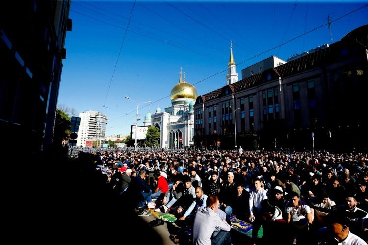 <p>2015 yılında açılışı yapılan ve şehrin en büyük camisi olarak bilinen Moskova Merkez Cami bugün bir başka güzeldi..</p>
