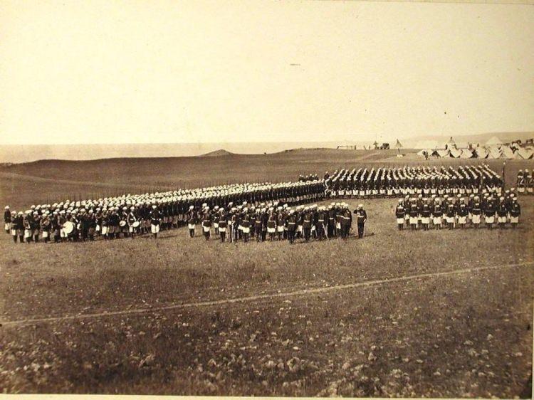 <p>San Stefano'da (Yeşilköy) kamp kuran Ruslar</p>
<p> </p>