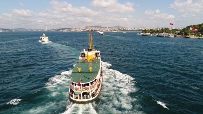 <p><span style="color:#FFD700">CHP’NİN “YAPACAĞIZ” DEDİĞİ</span>: Deniz ulaşımın ulaşımdaki payını arttırmak için sadece Boğaz geçişi değil, Marmara'ya paralel hatlar geliştirilecek…</p>
<p><span style="color:#FFD700">ZATEN YAPILDI</span>: Boğaz geçişi dışında Şehir Hatları tarafından Marmara’ya ve Boğaz’a paralel 13 hat bulunuyor.</p>