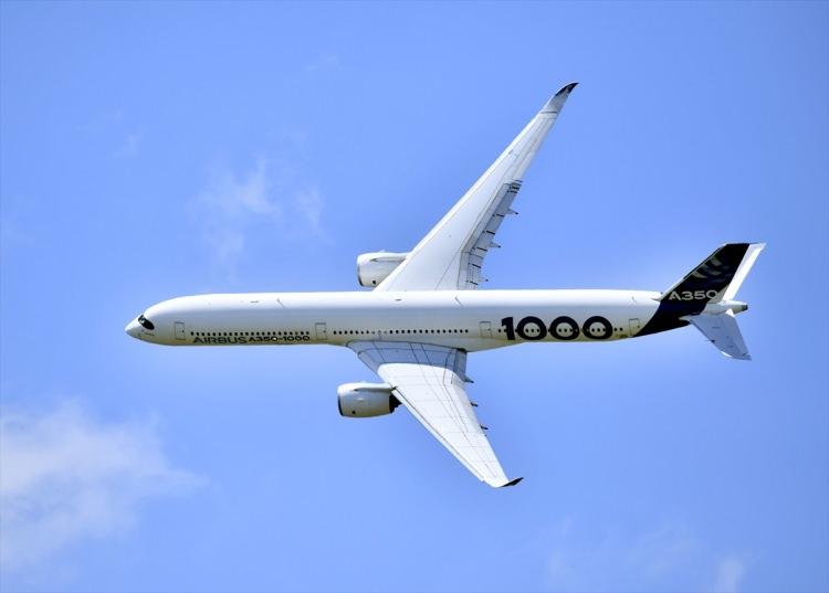 <p>Dünyanın en büyük havacılık ve uzay fuarlarından Paris Havacılık Fuarı'nın 53'üncüsü Fransa'nın başkenti Paris'teki Le Bourget havalimanında düzenlendi. Fuarda Airbus A350, uçuş gerçekleştirdi.</p>

<p> </p>
