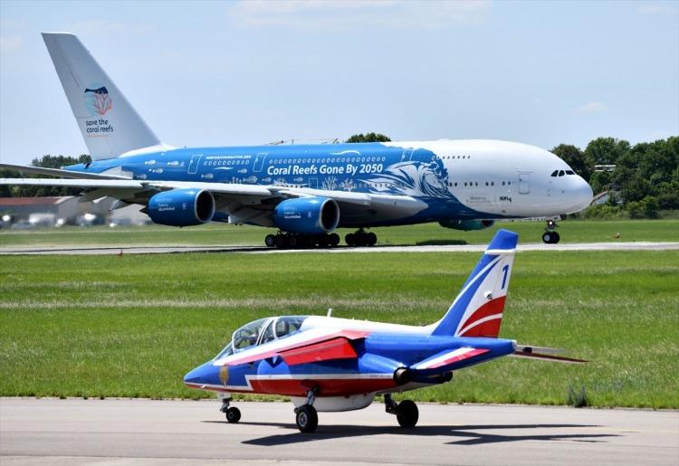 <p>Airbus A380 ve Alpha jetler</p>
