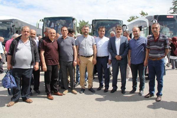 Yüzlerce otobüs binlerce kişi... Ve yola çıktılar, akın akın geliyorlar