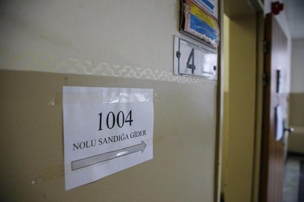 <p>İstanbul'da yaklaşık 10 milyon 500 bin seçmen bulunuyor.</p>