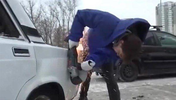 <p>Araçlarını yanlış yere park edip gidenlerin başlarına bakın neler geldi.</p>

<p> </p>
