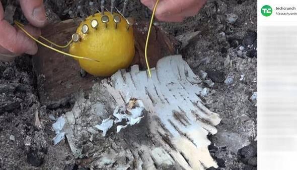 <p>Bir süre kabloyu kağıdın üzerinde tuttuğunda olanlar oluyor!</p>
