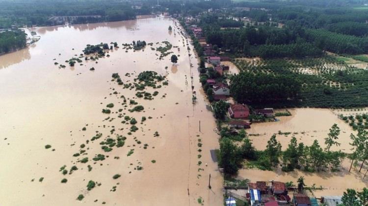 <p>Terme ilçesinde gece etkili olan sağanak nedeniyle Sakarlı ve Miliç mahalleleri arasından geçen Miliç Deresi taştı.</p>
