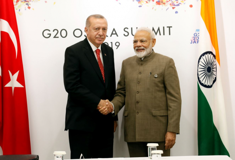 <p>Cumhurbaşkanı Erdoğan temasları kapsamında Hindistan Başbakanı Narendra Modi’yi kabul etti,</p>
