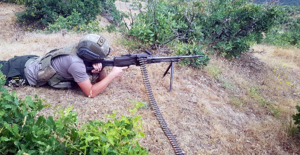 <p>Öte yandan, 26 Haziran'da Bitlis'in Tatvan ilçesi kırsalında, İl Jandarma Komutanlığı ve Emniyet Müdürlüğü ekiplerince düzenlenen hava destekli operasyonda da 3 terörist etkisiz hale getirildi.</p>
<p> </p>