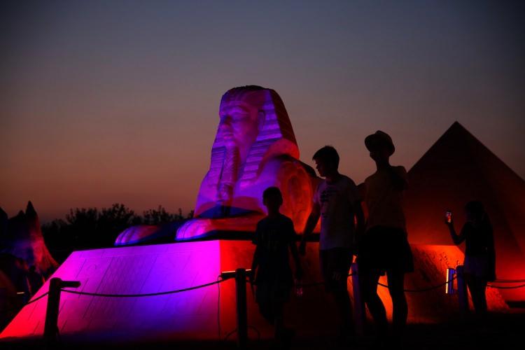<p>Festivalin yıllık ortalama 150 bin civarı ziyaretçiyi ağırladığına dikkati çeken Karaca, bu yıl 200 bini aşkın ziyaretçi hedeflediklerini ve tüm hazırlıkları da bu yönde yaptıklarını dile getirdi.</p>

<p> </p>
