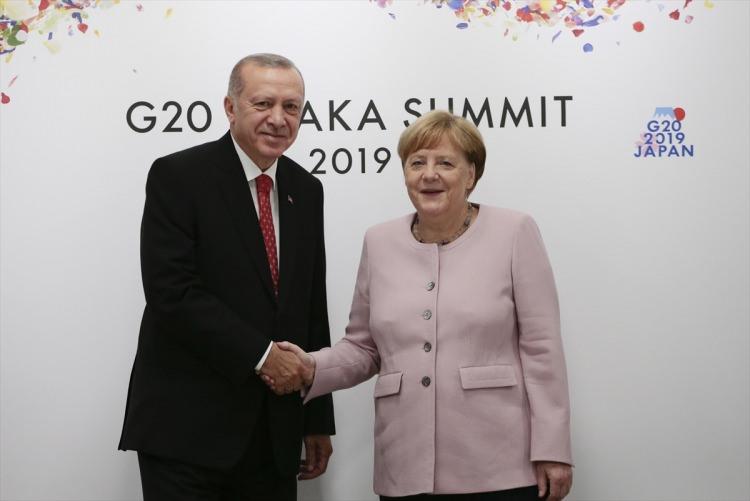 <p>Cumhurbaşkanı Recep Tayyip Erdoğan, G20 Liderler Zirvesi temasları kapsamında, Almanya Başbakanı Angela Merkel'i kabul etti.</p>
