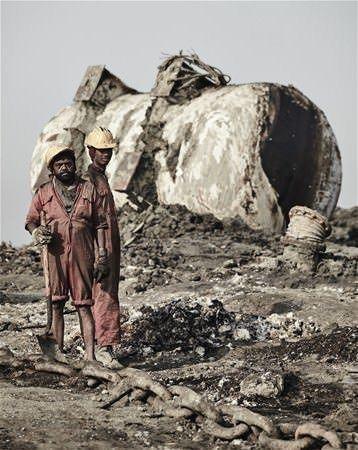 <p>Fakat hurda gemilerin s&ouml;k&uuml;l&uuml;p par&ccedil;alara ayrılması, geminin inşasından daha zor.</p>

<p>&nbsp;</p>
