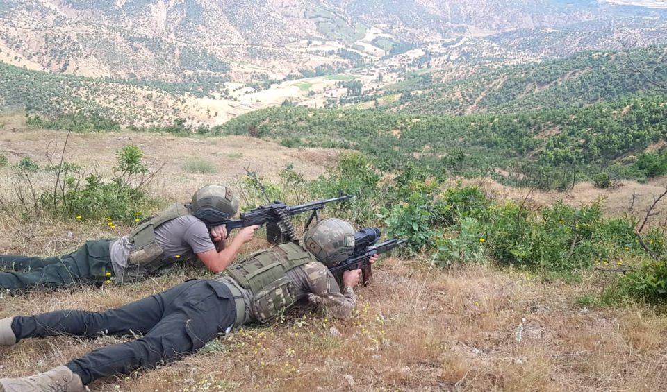 <p>Sivil vatandaşlara saldırılarını artıran PKK'lı teröristlere yönelik operasyon başlatan güvenlik güçleri, ikisi İçişleri Bakanlığının Terörden Arananlar Listesi'nde "kırmızı" ve "turuncu" kategorilerde yer alan 5 teröristi etkisiz hale getirdi.</p>
<p> </p>