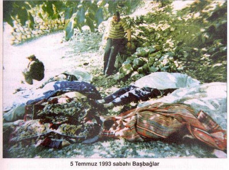 <p>Erzincan'ın Kemaliye ilçesinde 26 yıl önce 33 sivilin teröristlerce katledildiği ve terör örgütü PKK'nın en büyük sivil katliamlarından olan Başbağlar Katliamı'nın acısı dinmiyor.</p>
