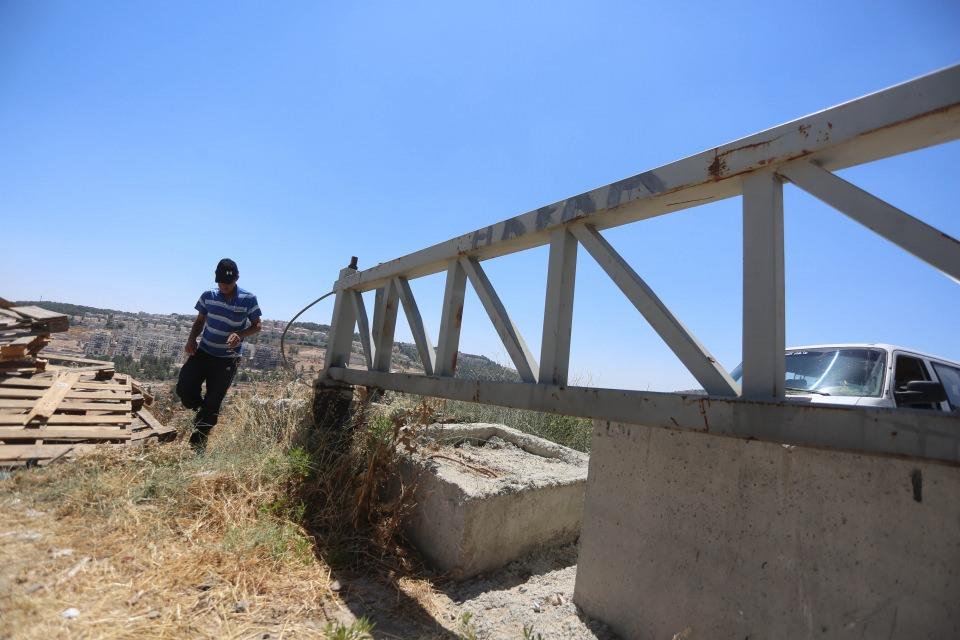 <p>Eski Velce köyü 17 bin dönümlük bir arazi üzerinde kuruluyken Yeni Velce, 2 bin 500 kişinin yaşadığı 2 bin dönümlük bir alana sıkıştırıldı.</p>

<p> </p>

