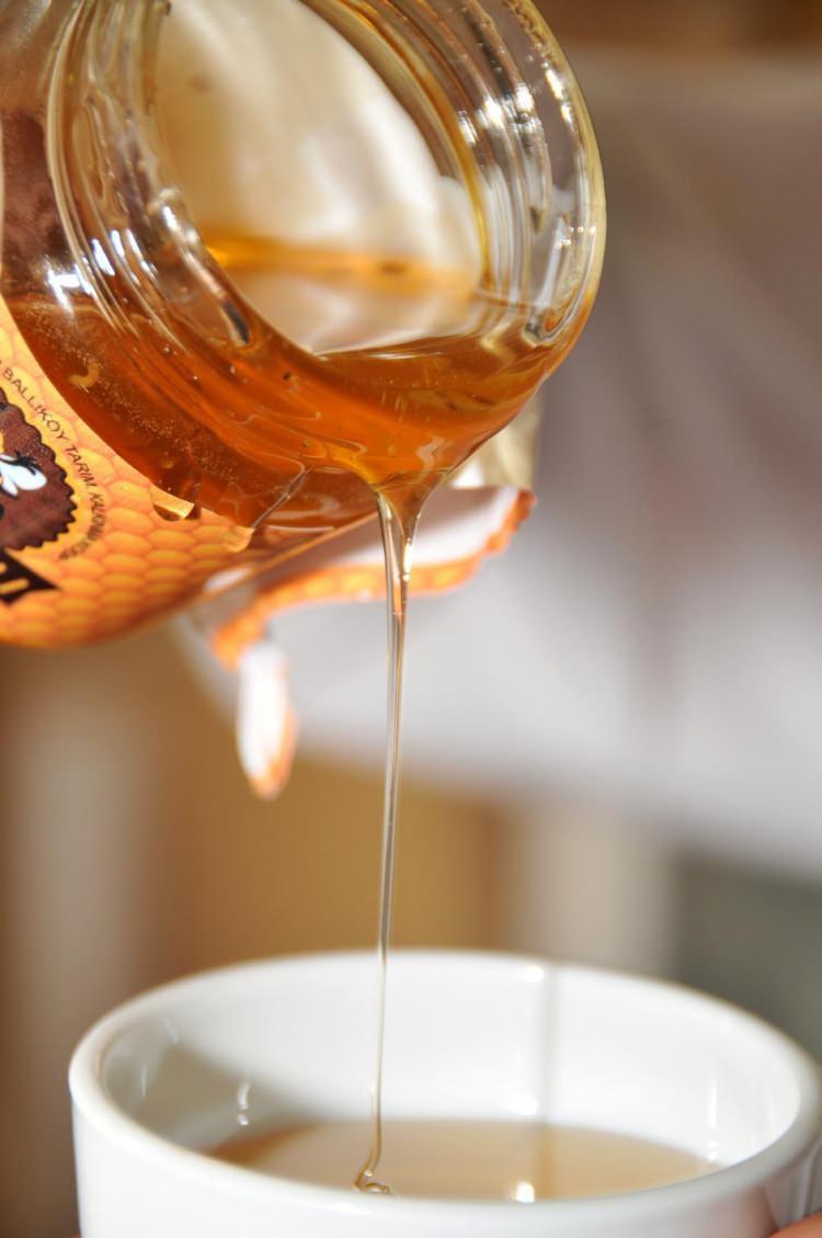 <p>Coğrafi işaret &ccedil;alışmalarının son aşamaya geldiği aktaran Civelek, coğrafi işaret alındıktan sonra sahte Anzer balı ile m&uuml;cadelenin kolaylaşacağı s&ouml;zlerine ekledi.</p>
