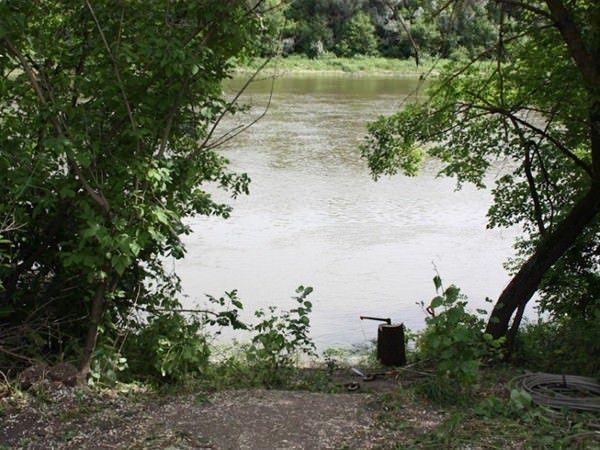 <p>Yıllardır nehrin dibinde saklı kaldı, kimse farkına bile varmadı.</p>

<p>&nbsp;</p>
