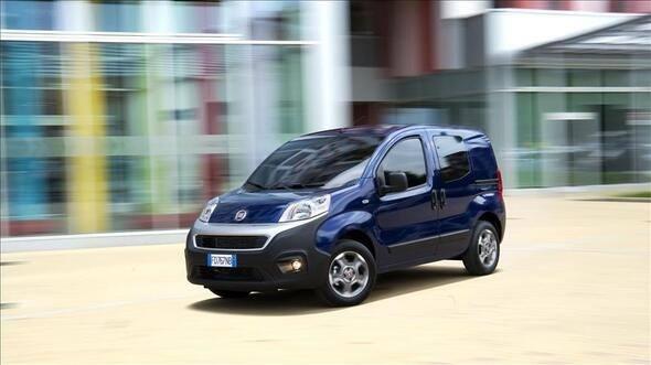<p>Fiat- Fiorino Combi 1.3 MultiJet Premio ESP <br />
<br />
Senesi: 2016<br />
<br />
Fiyatı: 66 bin 500 TL</p>
