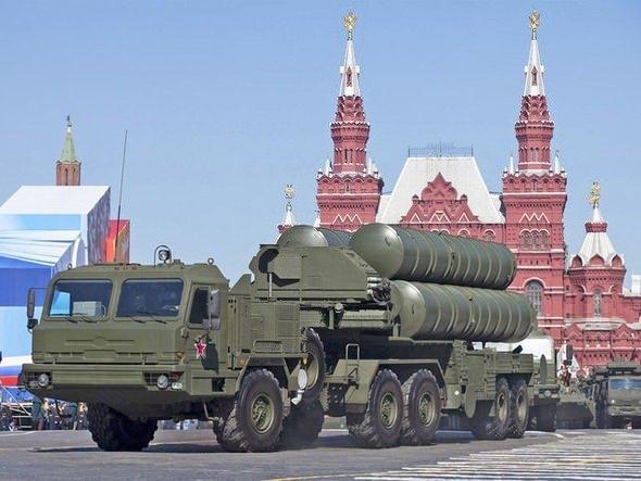 <p>RUSYA </p>

<p>S-400 - Uzun menzilli hava savunma sistemi</p>
